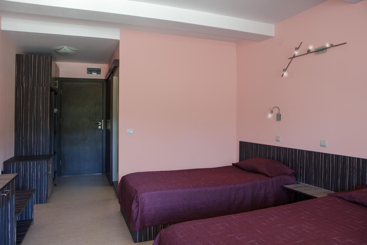 Family Hotel Kipra 外观 照片