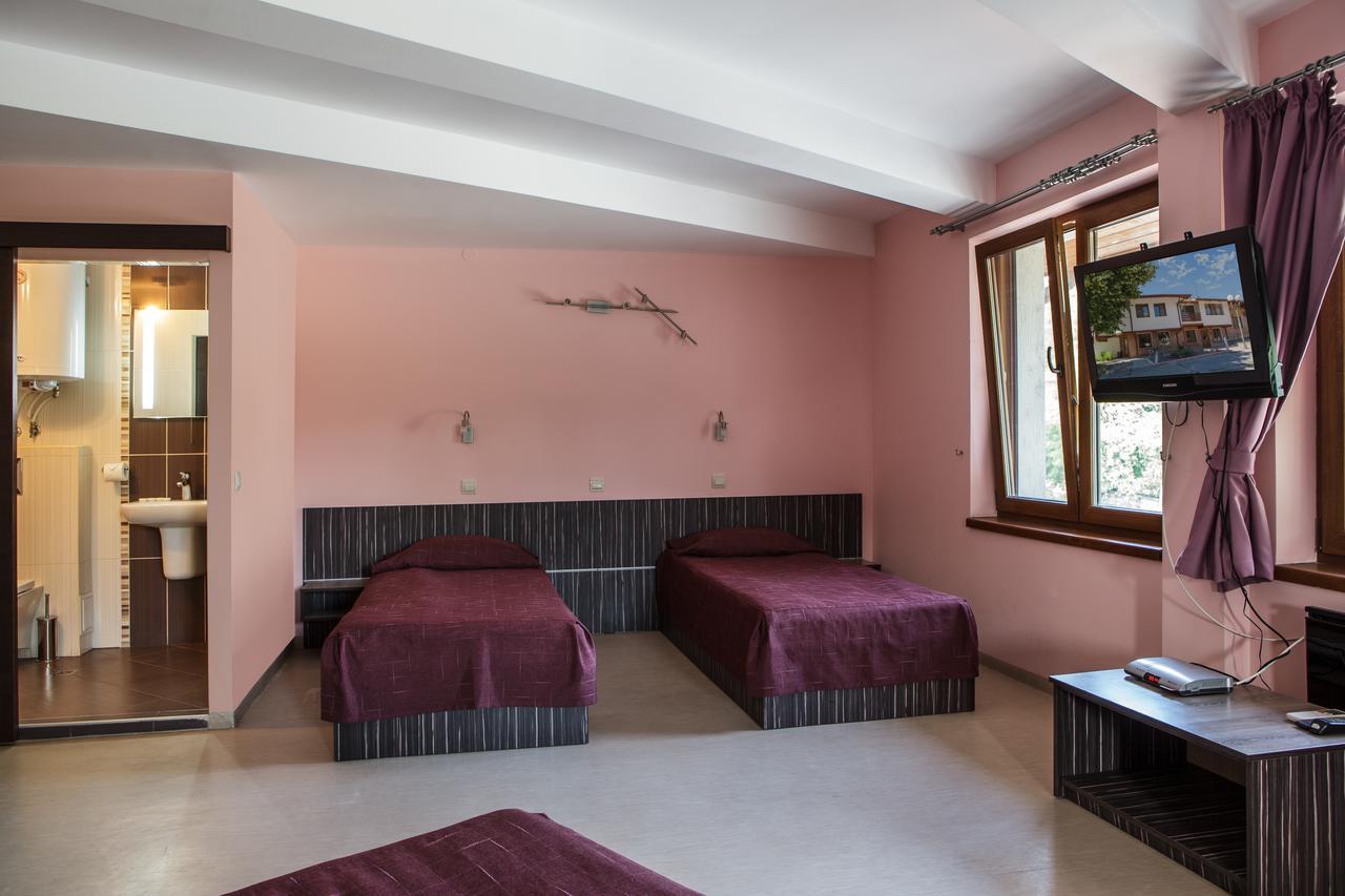Family Hotel Kipra 外观 照片