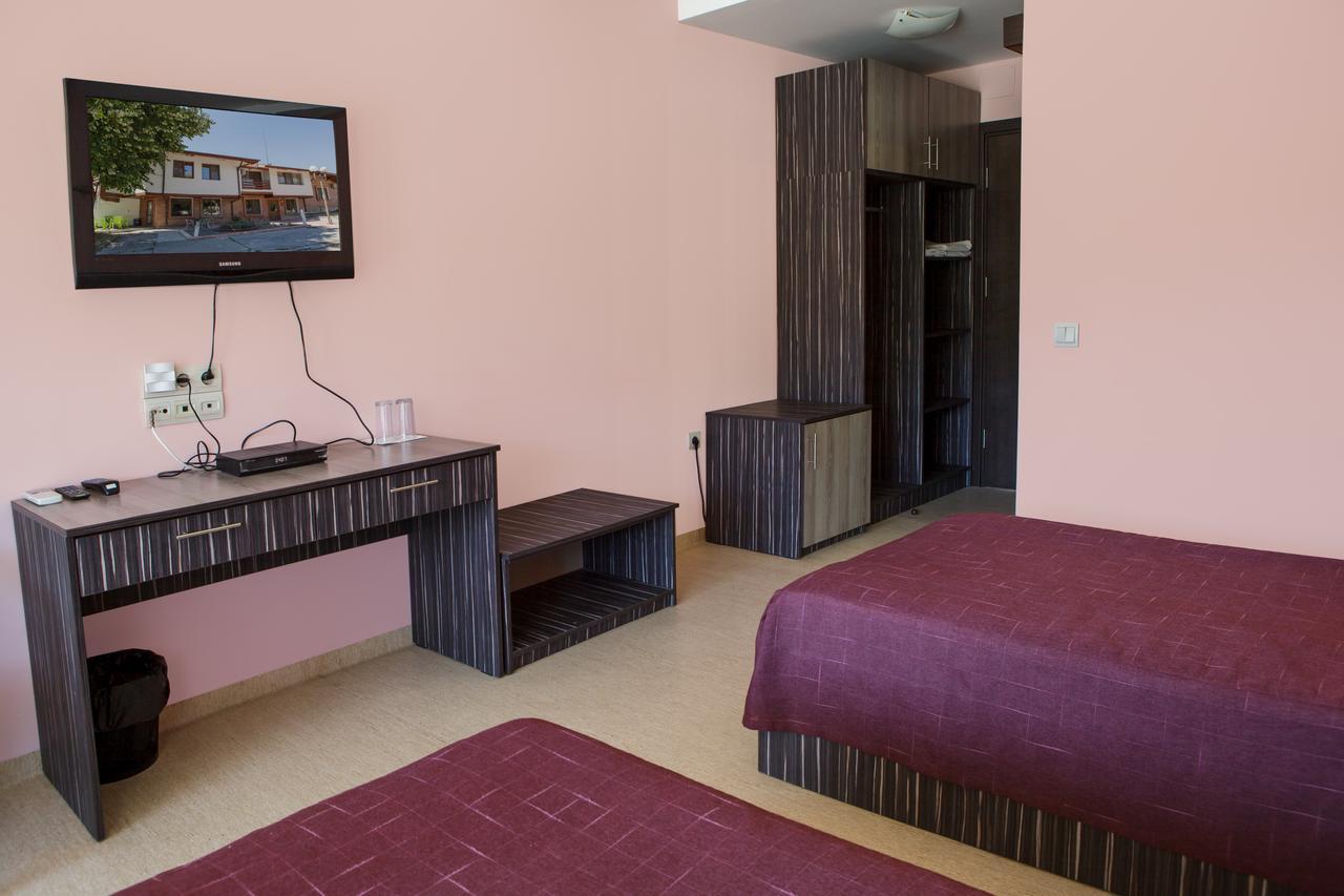 Family Hotel Kipra 外观 照片