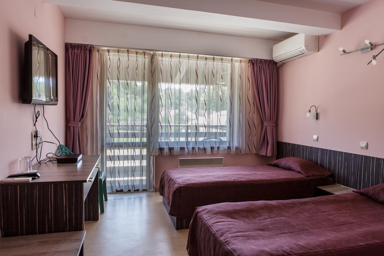 Family Hotel Kipra 外观 照片
